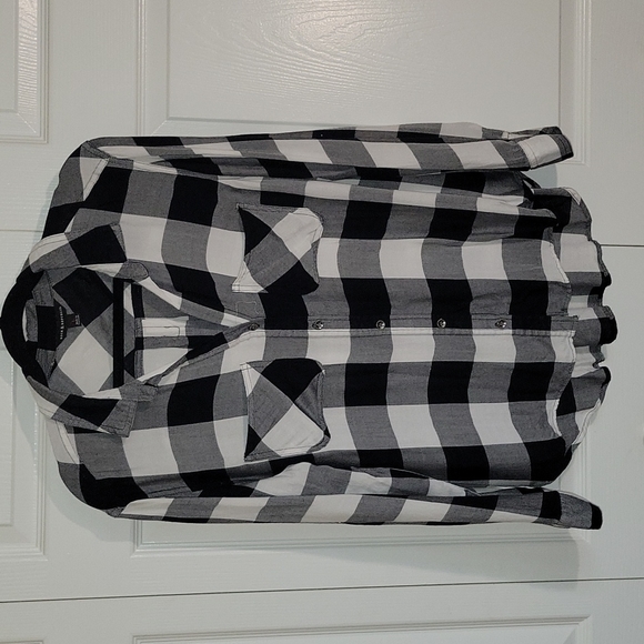 Rock & Republic long sleeve button up collard top black and white checkard large - Picture 1 of 5